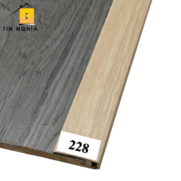 Nẹp nhựa F228
