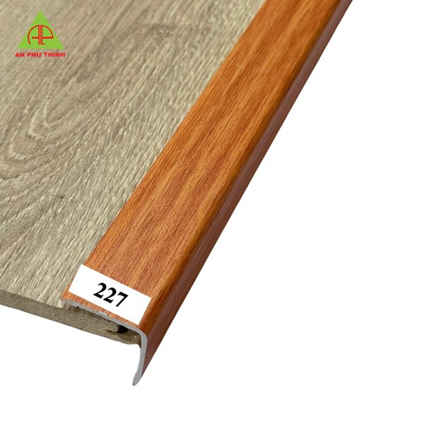 Nẹp nhựa V227